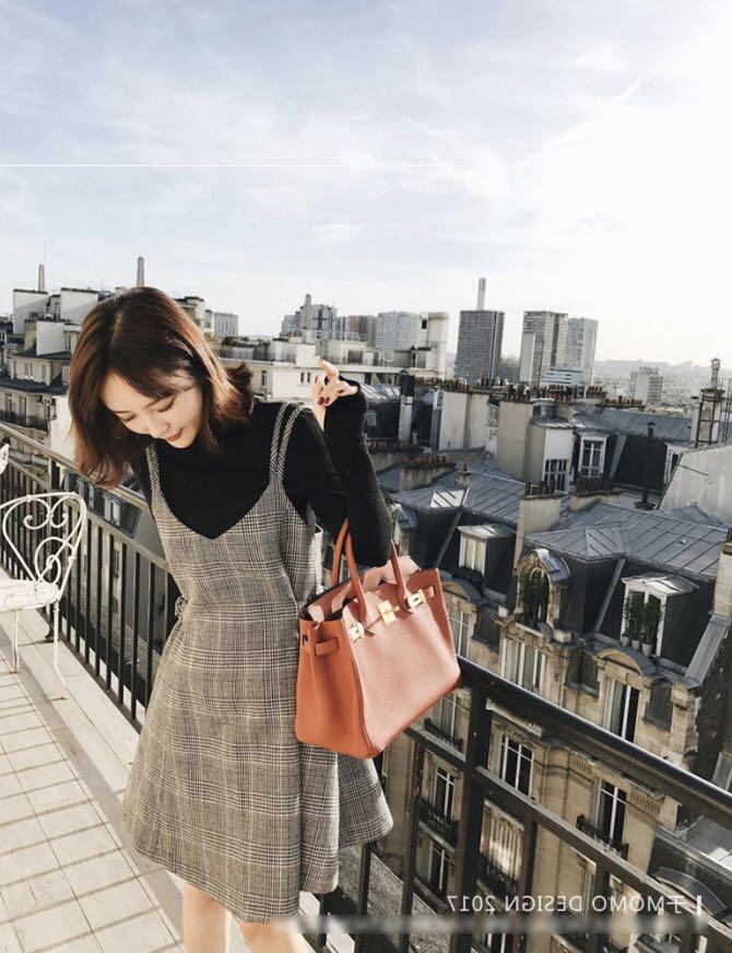 A line sales pinafore dress