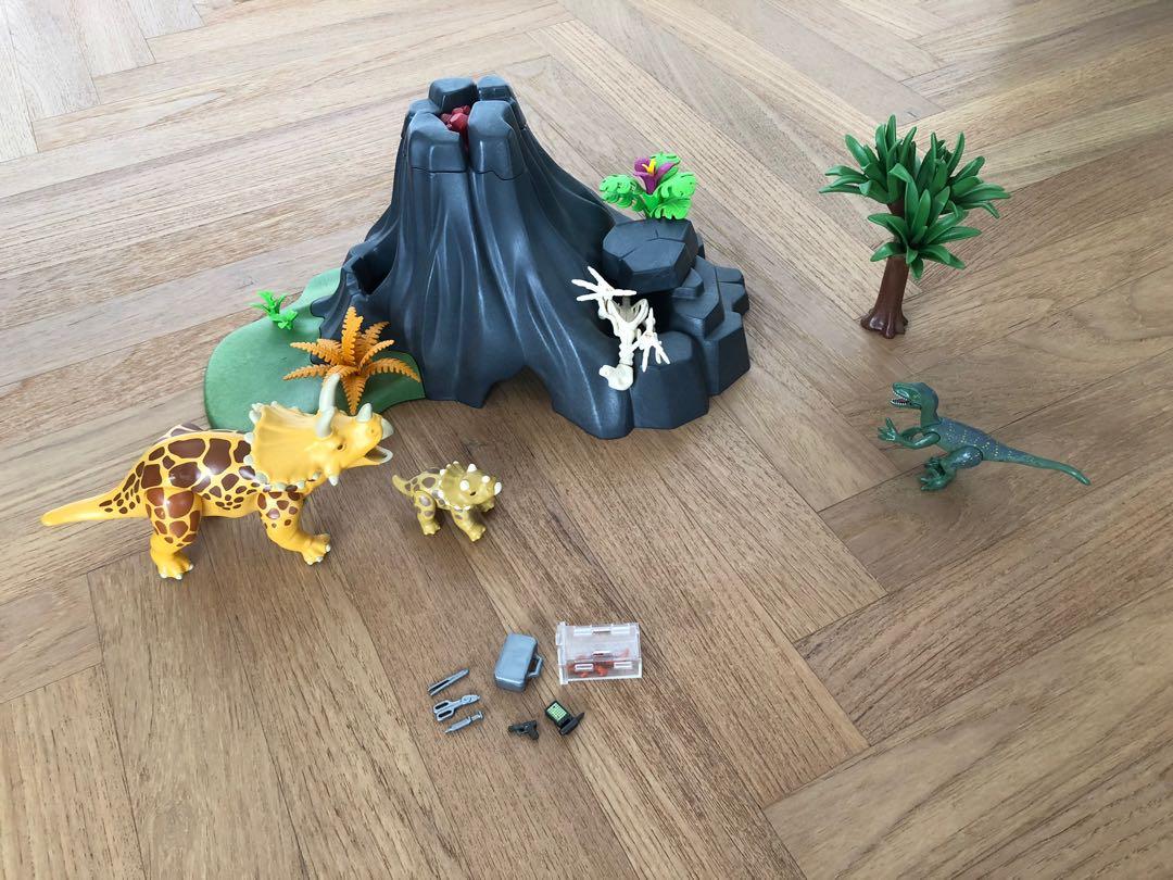 Triceratops with Baby and volcano - Playmobil dinosaures 4170
