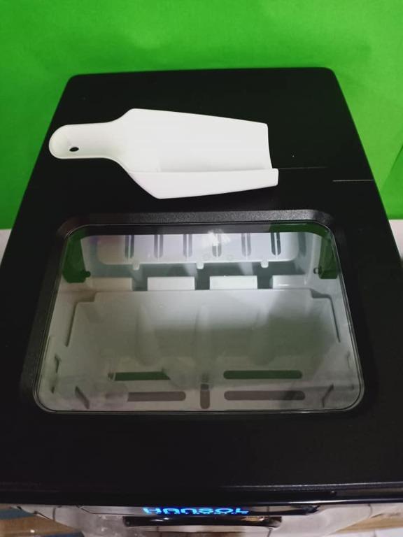 PORTABLE ICE TUBE MAKER MACHINE (Category: Refrigerators and Freezers) located in Paranaque City. Submitted by joshjeanyuri6842 (Listing ID 1005966451, Image 1). Description: Green Fine Air Tech Inc. Located At No.4 East Service Road Afpovai Phase 3 Western Bicutan Taguig City. Telephone:(02) 8788-0541/8401-6789/8401-6755/8833-6270 Melissa 09264172623/ 09293535885/09081300706 Note: Vat Inclusive Php 20,160.00 Brand: Ez-Air Product; Mini Ice Tube 