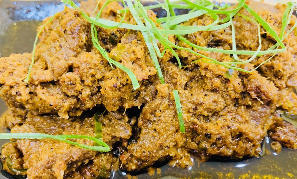 Rendang Ayam Daging Minang Food Drinks Local Delights Halal Main Meals On Carousell