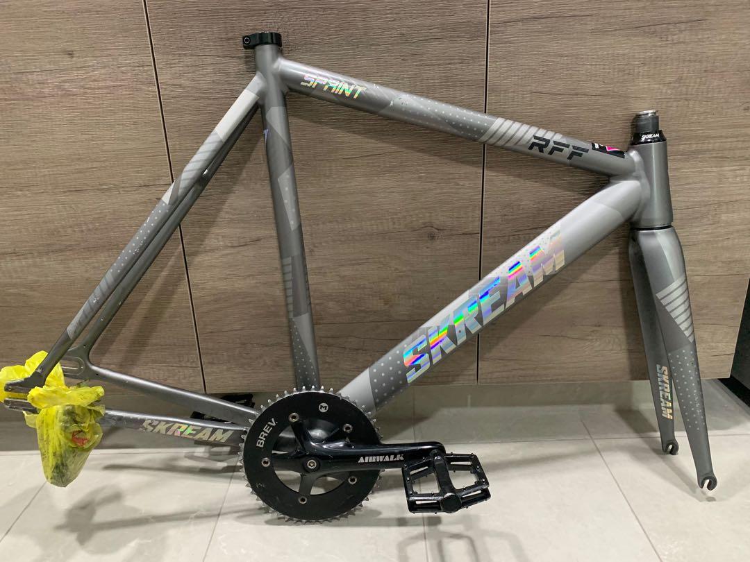 Skream frameset top