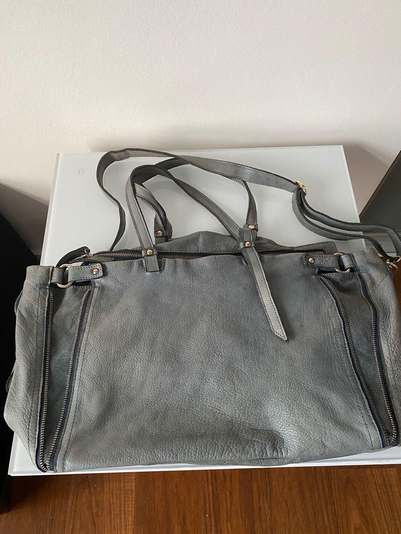 Soft leather bag (Category: Cross-body Bags) located in Makati City. Submitted by sbjfer (Listing ID 1006065489, Image 2). Description: .