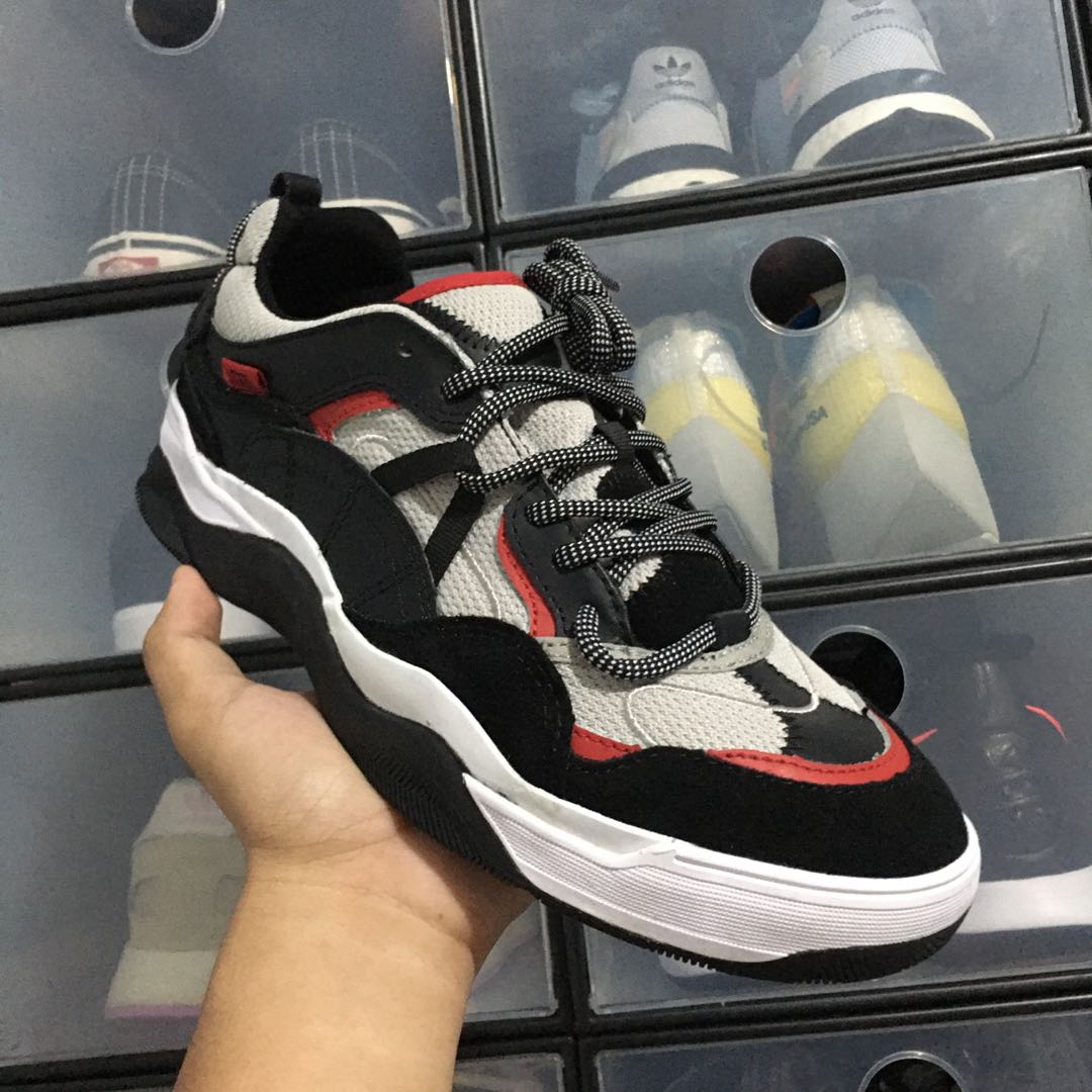 Vans sales varix red