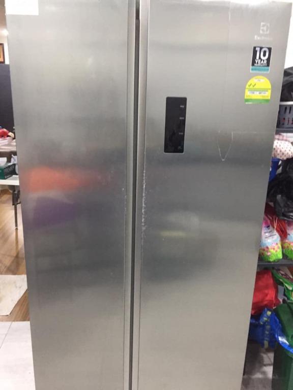 Electrolux Refrigerator Peti Sejuk 541l Nutrifresh Inverter Kitchen Appliances On Carousell