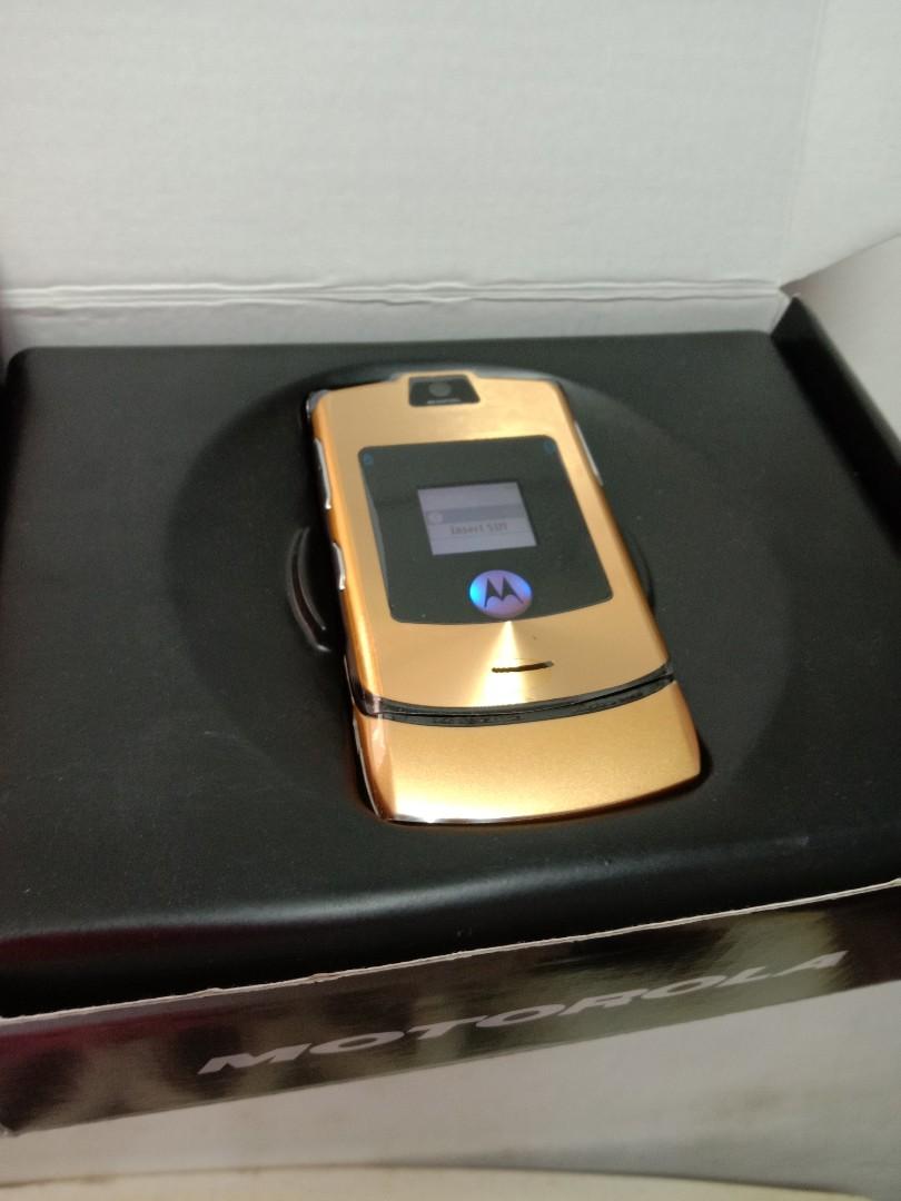 Elegant Motorola V3i Gold (Category: Android Others) located in Manila. Submitted by mixxstuffsshop (Listing ID 1006221550, Image 2). Description: 📱FOR SALE !! ELEGANT CLASSIC FLIP PHONE📱 👉NEW MOTOROLA RAZR V3i GOLD 👉 PHP 4,799 each *Old New stock *stylish Ultra - Thin Razr GOLD *Classy and Elegant *Comes with Charger and Box PM ME FOR THOSE INTERESTED..