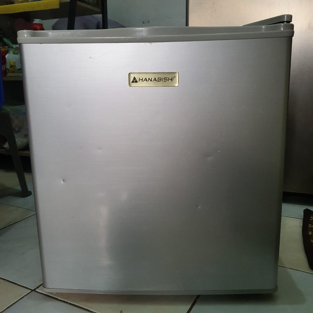 Hanabishi Personal Small Refrigerator Home Furniture Home Appliances Refrigerators And Freezers On Carousell