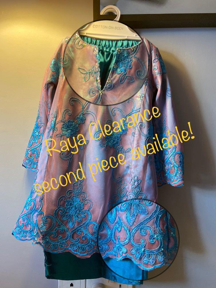 Preloved Beautiful Purple Turquoise Baju Kurung (Category: Babies & Kids Fashion) located in Singapore. Submitted by littlemakciks (Listing ID 1006341112, Image 3). Description: *LAST PIECE RAYA CLEARANCE* Preloved Beautiful purple with turquoise embroidery kurung set for girls aged 4-6 years old. Pit to pit 46cm, skirt 65cm length and waist 25cm stretchable..
