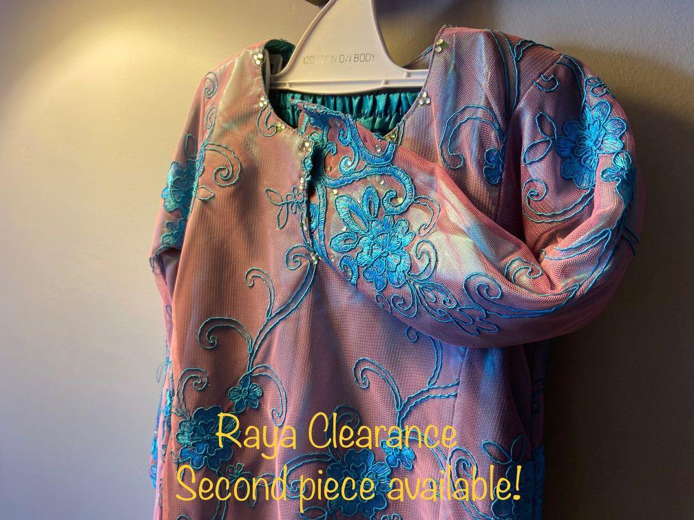 Preloved Beautiful Purple Turquoise Baju Kurung (Category: Babies & Kids Fashion) located in Singapore. Submitted by littlemakciks (Listing ID 1006341112, Image 2). Description: *LAST PIECE RAYA CLEARANCE* Preloved Beautiful purple with turquoise embroidery kurung set for girls aged 4-6 years old. Pit to pit 46cm, skirt 65cm length and waist 25cm stretchable..
