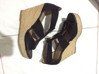 Wedges hitam montego bay club