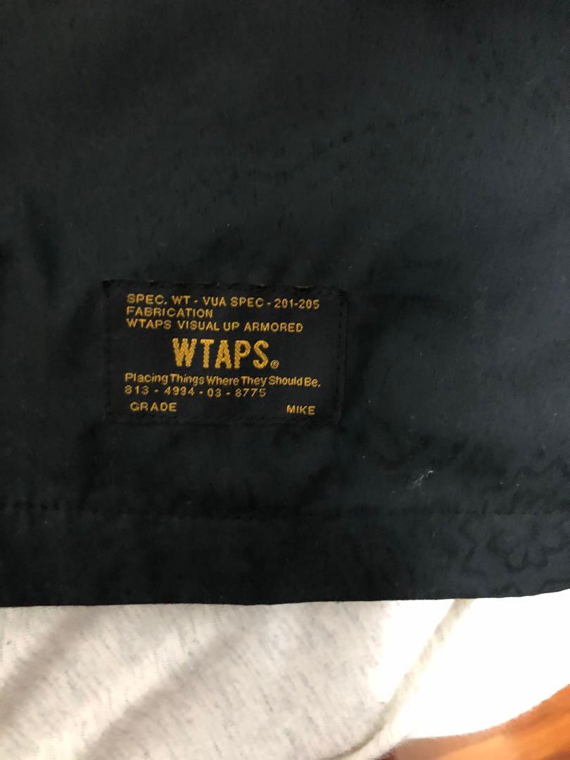 Wtaps （分類：T-shirt）位於 Hong Kong。 由 yki219 提交（商品編號 1006212532，圖片 5）。簡介： Wtaps jacket Size:M 9成新 ( 紅tag 金章 暗腰果花紋 ) 1100HKD 交收互就 。