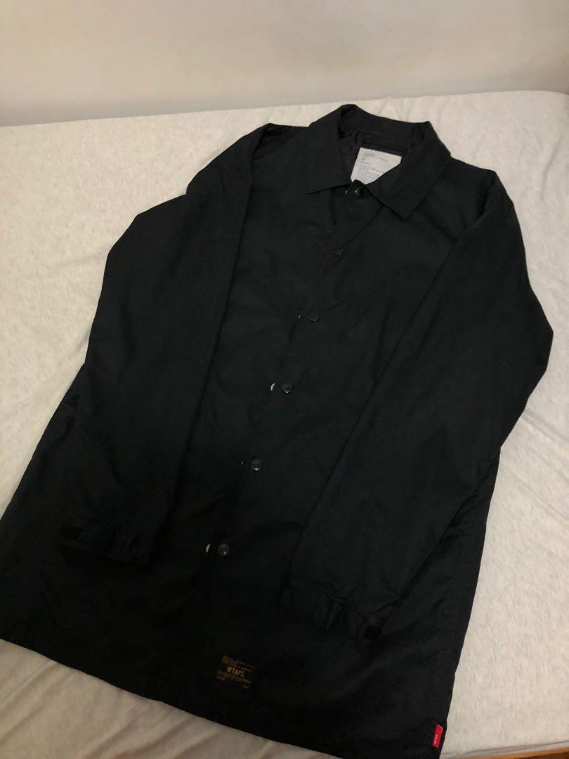Wtaps （分類：T-shirt）位於 Hong Kong。 由 yki219 提交（商品編號 1006212532，圖片 3）。簡介： Wtaps jacket Size:M 9成新 ( 紅tag 金章 暗腰果花紋 ) 1100HKD 交收互就 。