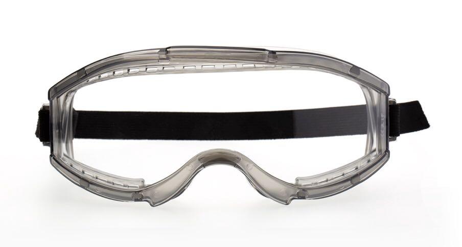 Anti-Fog Goggles Polycarbonate (Category: Construction Tools & Equipment) located in Manila. Submitted by blythe01 (Listing ID 1006442322, Image 3). Description: Protective splash goggles provide excellent eye protection. The safety goggles constructed of soft, comfortable PVC frame with polycarbonate lens and a wide adjustable headband. Design with indirect vents, and anti-fog lens. Can be used over prescription glasses. Transparent lens. Effect