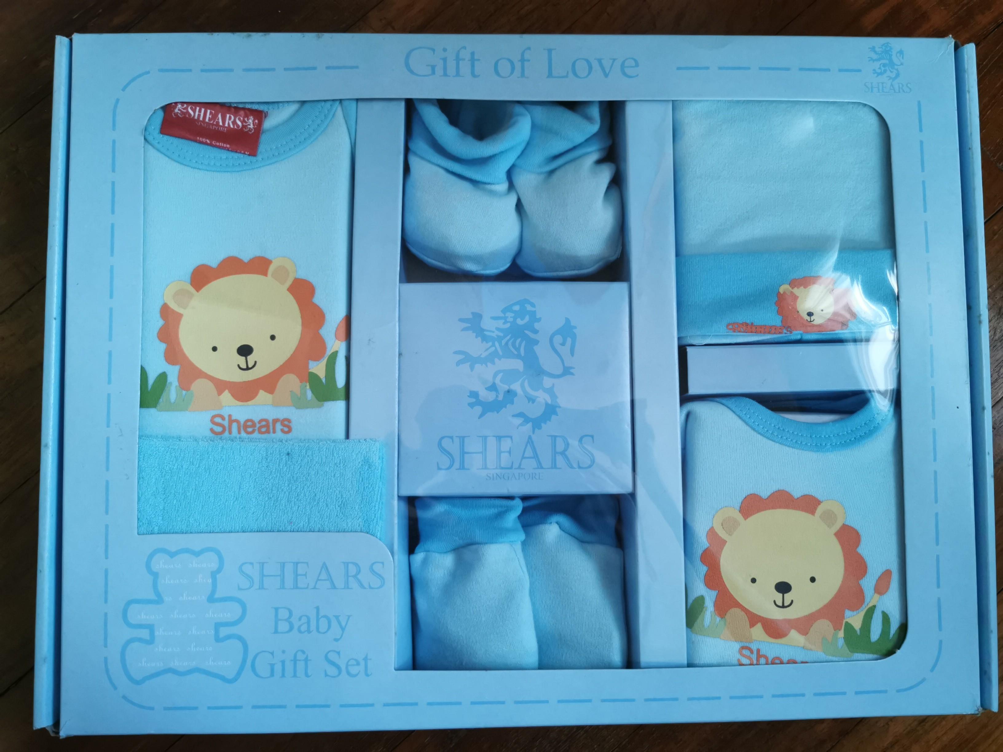 born in 2020 gift box