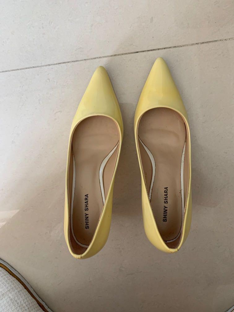 baby yellow heels
