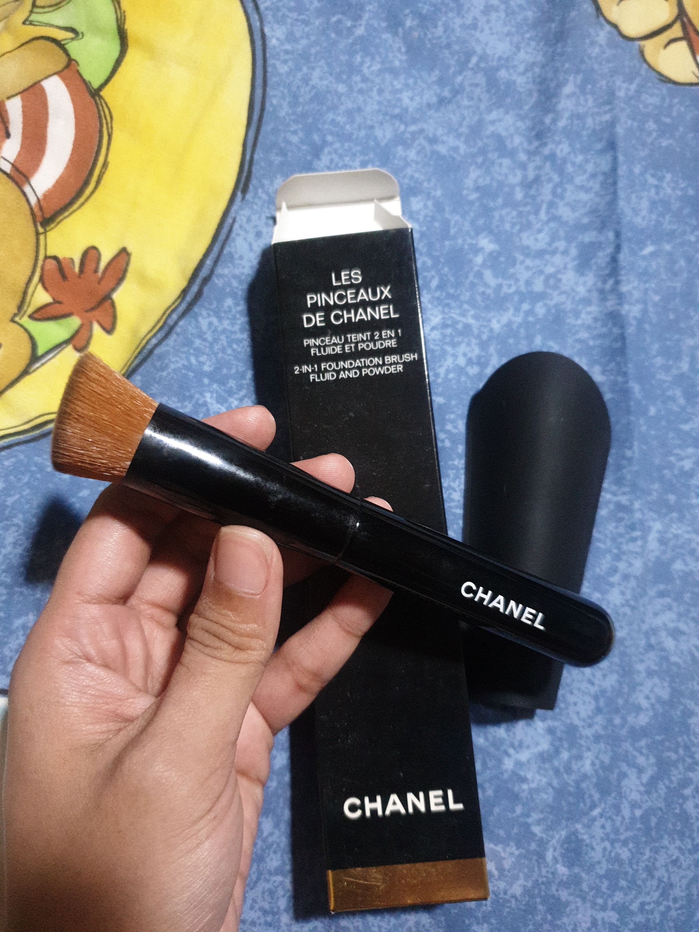 Chanel 2-IN-1 Foundation Brush Fluid & Powder