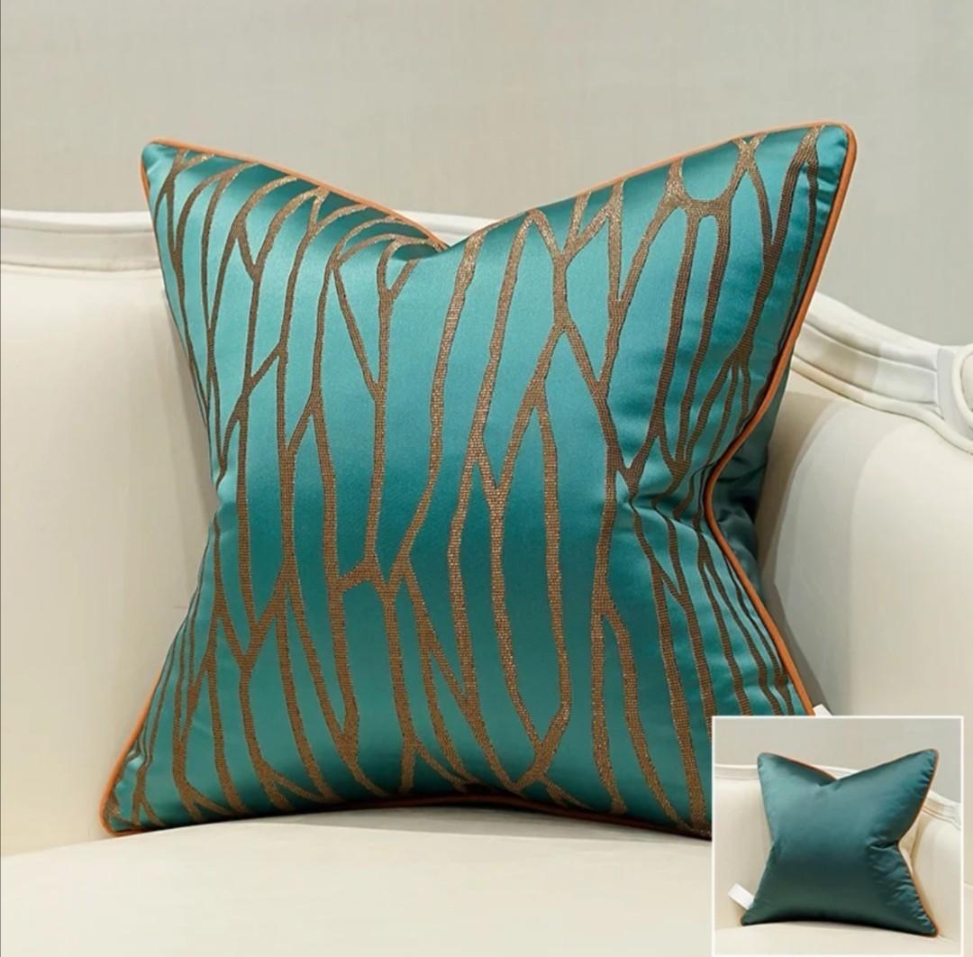 Cushion （分類：咕𠱸）位於 Hong Kong。 由 j0926 提交（商品編號 1006479639，圖片 3）。簡介： 二個包郵。