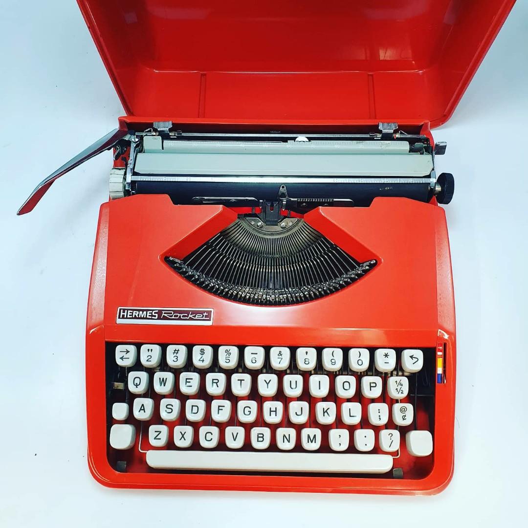 Hermes Rocket typewriter, Hobbies & Toys, Memorabilia & Collectibles