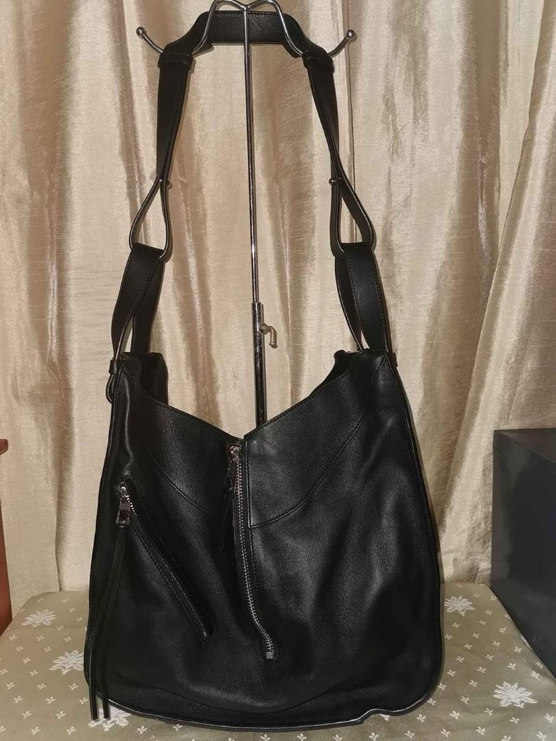 Orig Loewe Hammock Limited edition Bag (Category: Purses & Pouches) located in Manila. Submitted by donnabatching (Listing ID 1006505899, Image 2). Description: Limited edition Loewe Hammock calf skin Large size Rank A with authentication certificate.