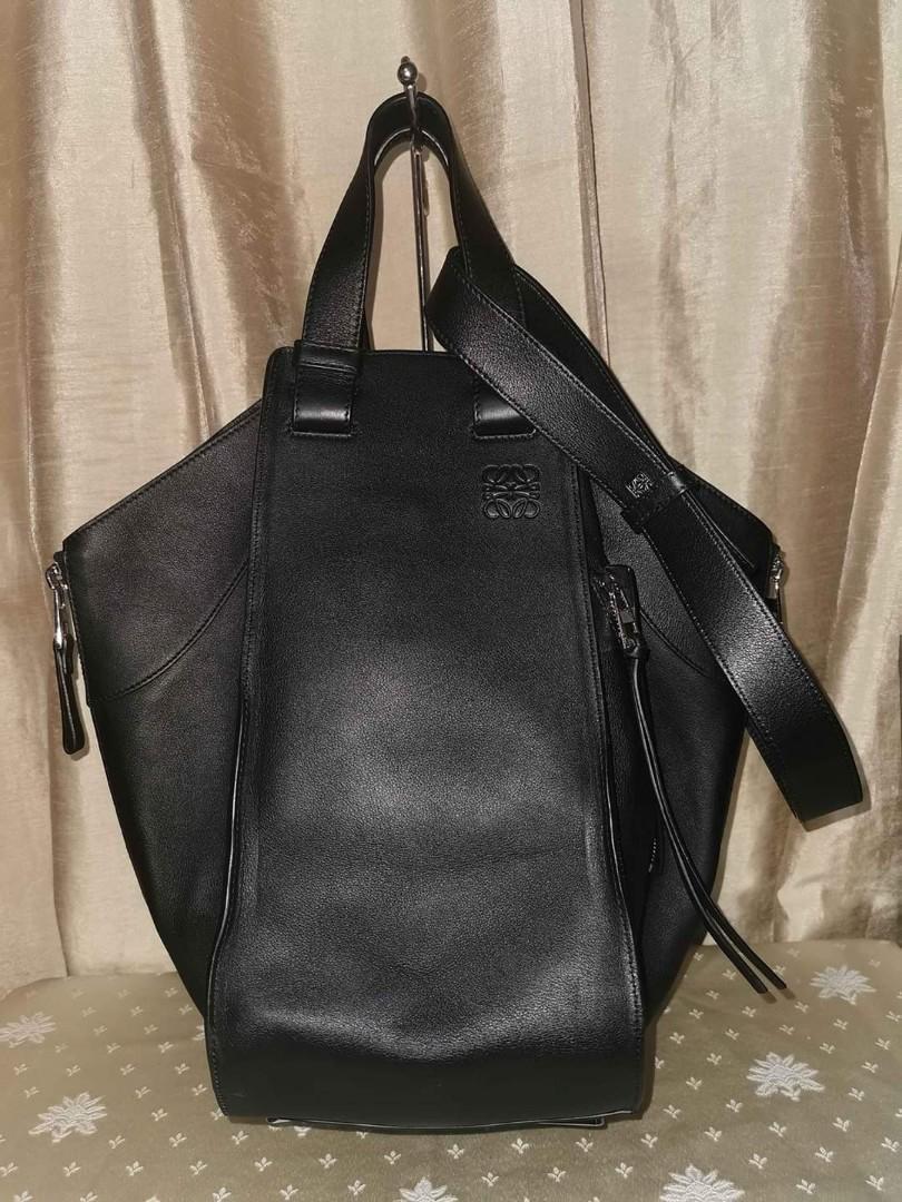 Orig Loewe Hammock Limited edition Bag (Category: Purses & Pouches) located in Manila. Submitted by donnabatching (Listing ID 1006505899, Image 3). Description: Limited edition Loewe Hammock calf skin Large size Rank A with authentication certificate.