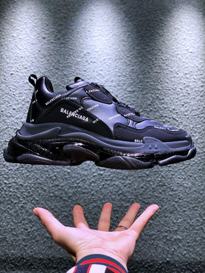 balenciaga paris triple s