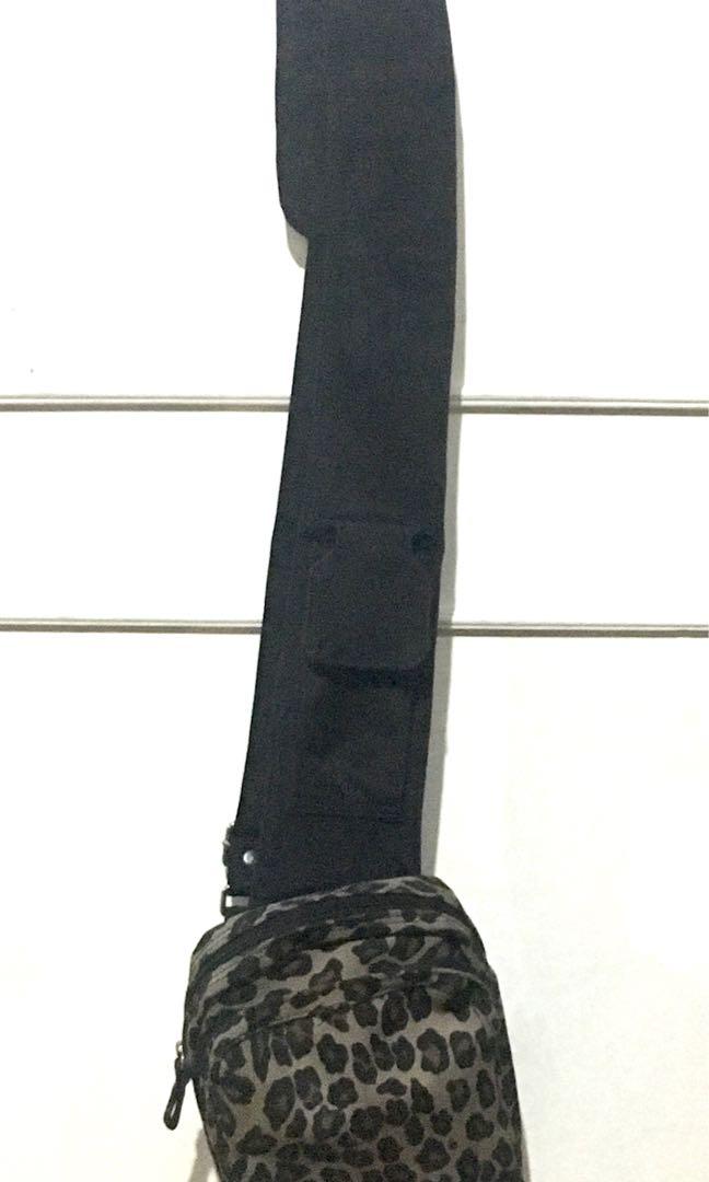 Camouflage Sling Bag (Category: Cross-body Bags) located in Quezon City. Submitted by declutter_project (Listing ID 1006719955, Image 3). Description: .