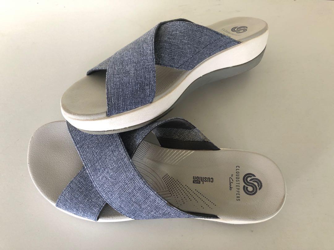clarks silver flat sandals