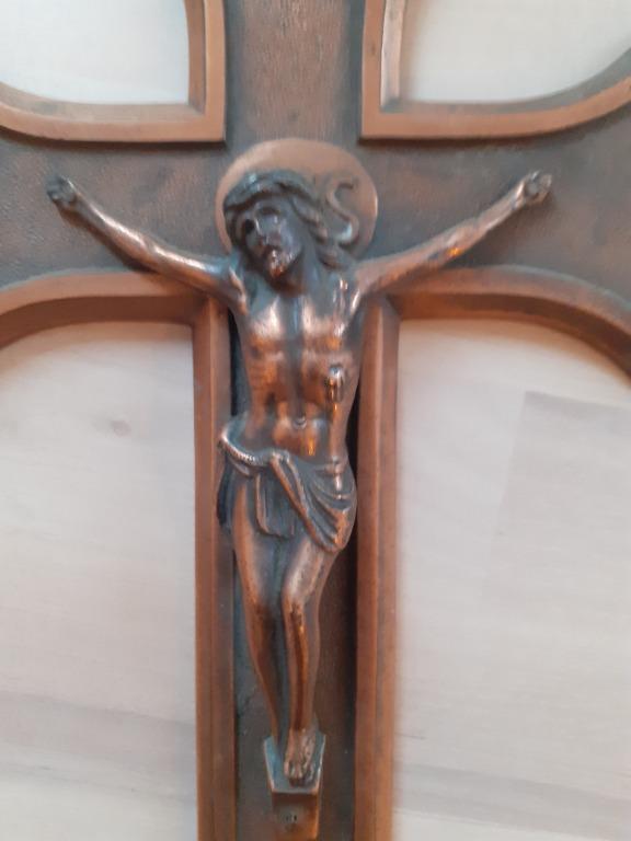 Copper Crucifix from Belgium (Category: Religious Items) located in Makati City. Submitted by donjuan_thegreat (Listing ID 1006755040, Image 2). Description: Item in very good vintage condition Made in Belgium as seen in markings Purchased item in Leuven, Belgium Crucifix is from Notre Dame de Montaigu located in the Flemish side of Belgium in the City of Monataigu-Zichem, which is also a famous Marian pilgrimage site in Belgium. Dimensions: L 37