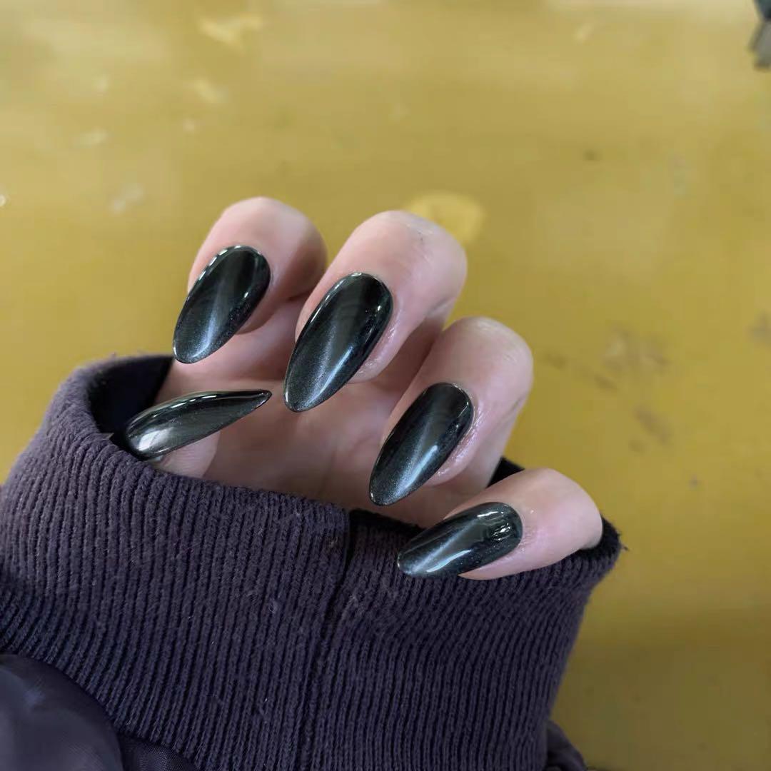 Fake Cat Eye Nails Black Women S Fashion Accessories Others On Carousell