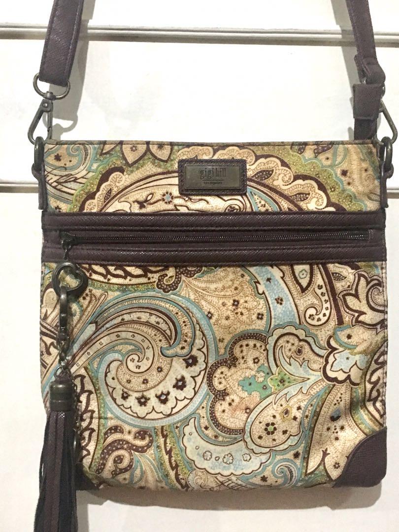 Gigihill Sling Bag (Category: Cross-body Bags) located in Quezon City. Submitted by declutter_project (Listing ID 1006727132, Image 1). Description: .