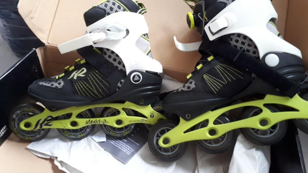 Inline Skates (Category: Skates, Rollerblades & Scooters) located in Singapore. Submitted by jackacm35 (Listing ID 1006726741, Image 2). Description: K2 skate. Give up after using 2 time. Protective gears included: same brand K2 gloves elbow guard knee guard.