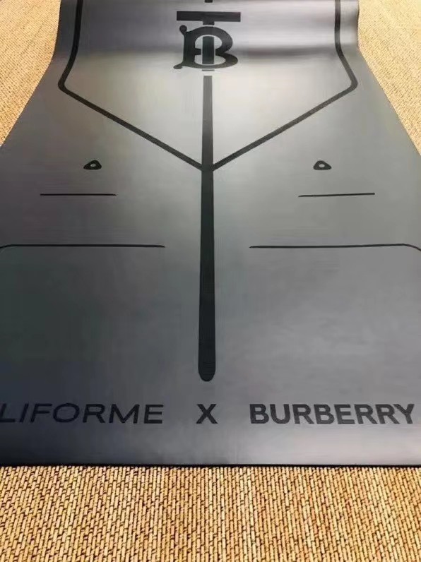 burberry yoga mat