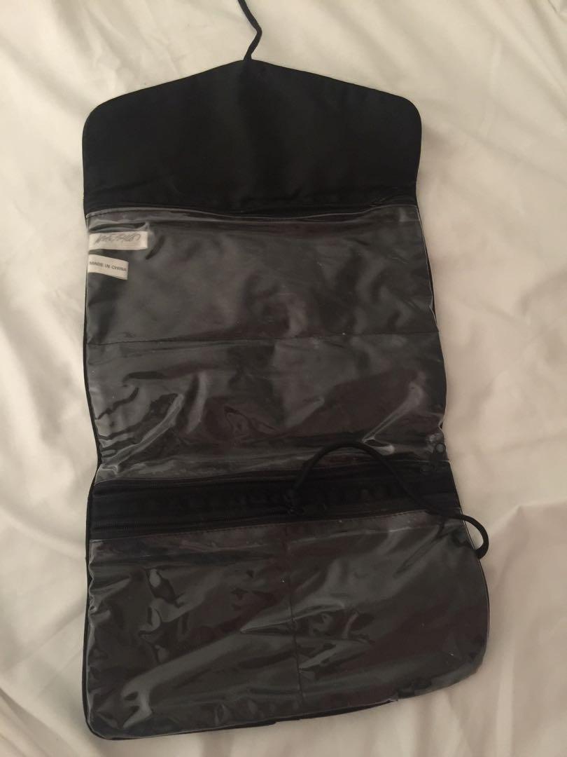 Make Up Bag / Travel Bag (Authentic from US) (Category: Makeup) located in Taytay. Submitted by authenticitemscloset (Listing ID 1006644771, Image 2). Description: Authentic from US Separate compartments Wide spread Convenient and easy access Perfect for traveling.