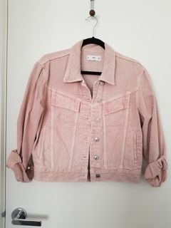 (Category: ) located in . Submitted by clothessalebydw (Listing ID 1006630517, Image 1). Description: .