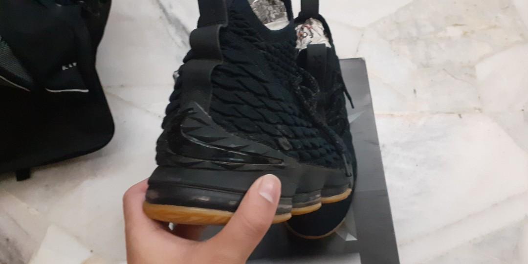 Lebron 15 black hotsell gum on feet