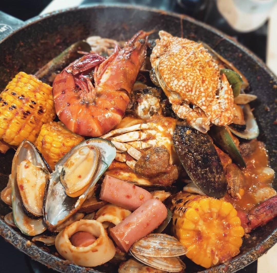 Halal Shell out / seafood medley, Food & Drinks, Packaged & Instant ...