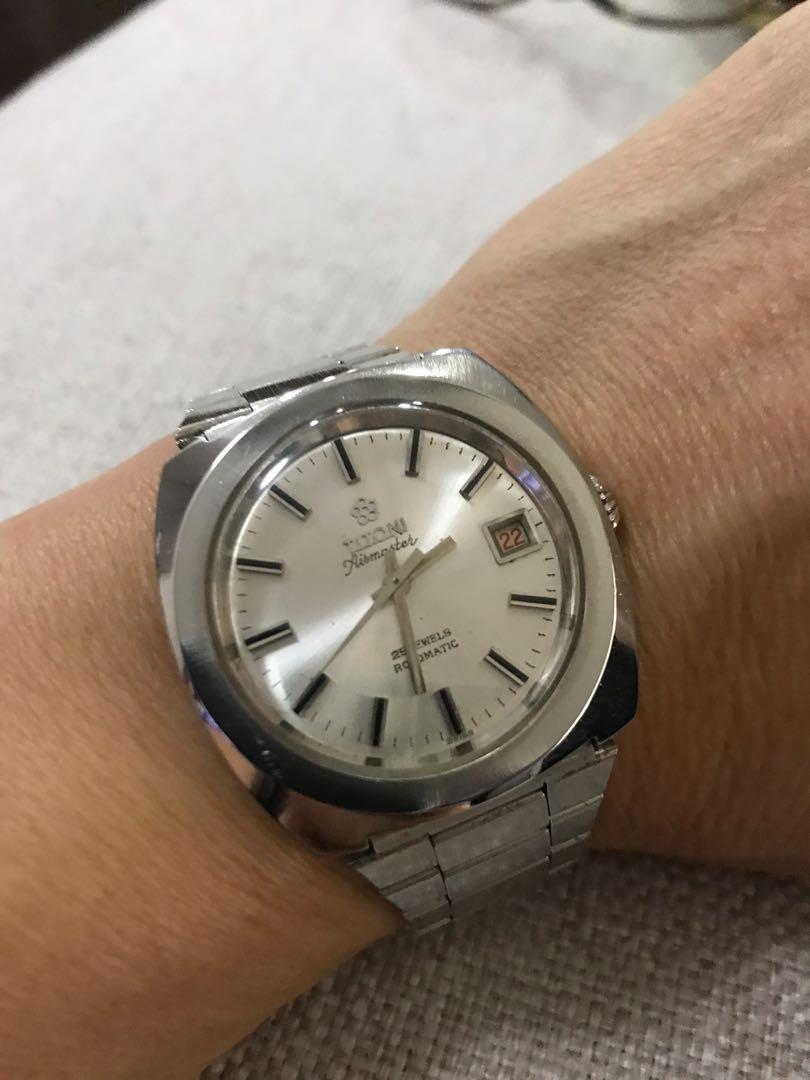 Titoni Airmaster Rotomatic Large 40mm Swiss Watch Looks