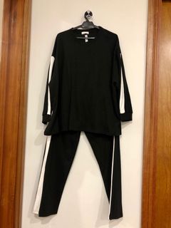 (Category: ) located in . Submitted by 33closet (Listing ID 1007033740, Image 1). Description: .