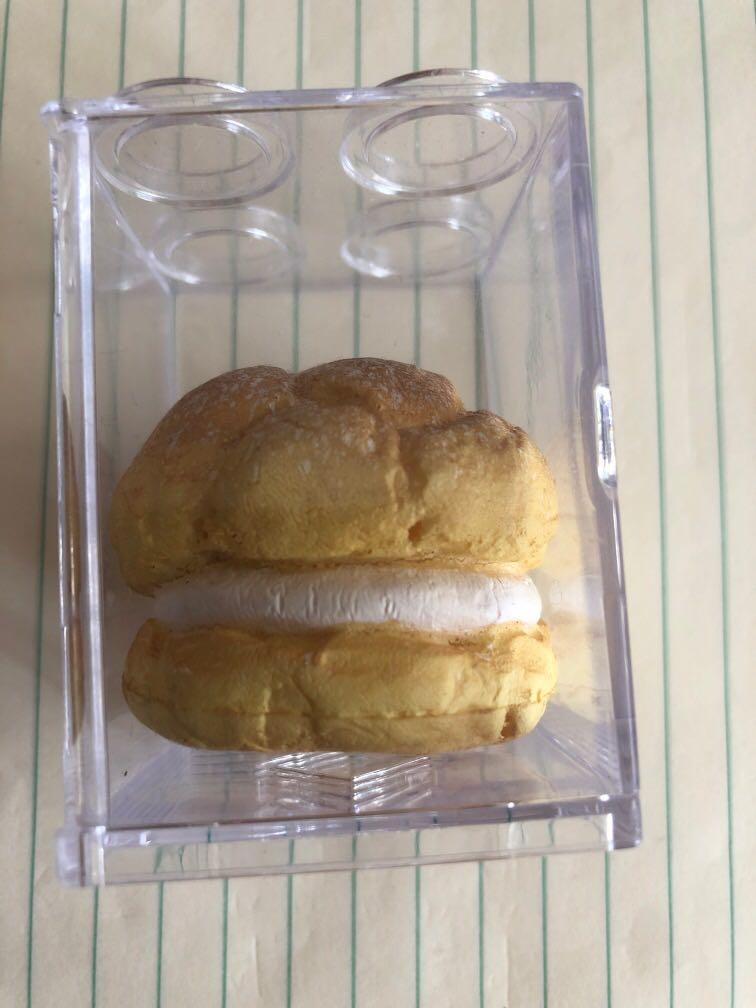 Buff Squishy （分類：其他周邊）位於 Hong Kong。 由 weewa168 提交（商品編號 1006901032，圖片 2）。簡介： ‼️‼️要錢唔要貨‼️‼️ 價錢可議🔴 個盒裝住 盒有門可以打開 好得意🤩 有好香既花味 細細粒 😍 睇啱可以搵我😆 有咩問題可以問我☺️。