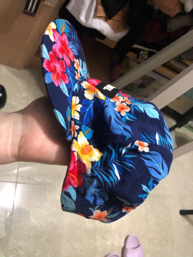 cap帽 （分類：帽）位於 Hong Kong。 由 8leee 提交（商品編號 1006972447，圖片 3）。簡介： 。