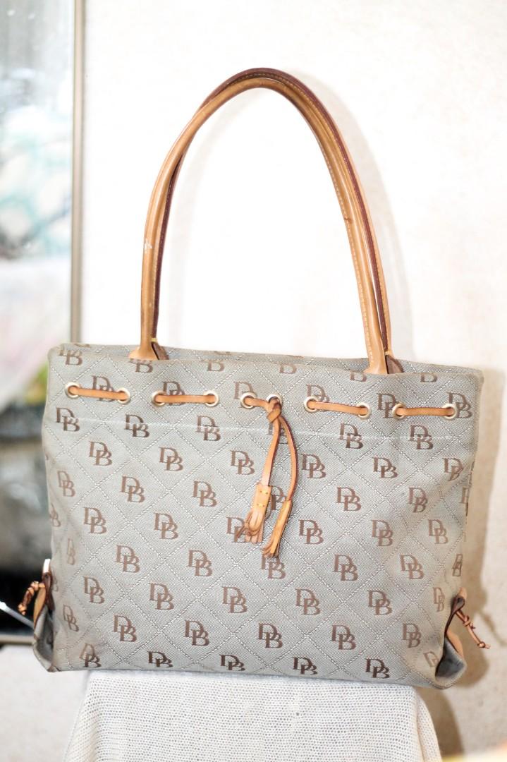 Dooney and bourke signature tote store