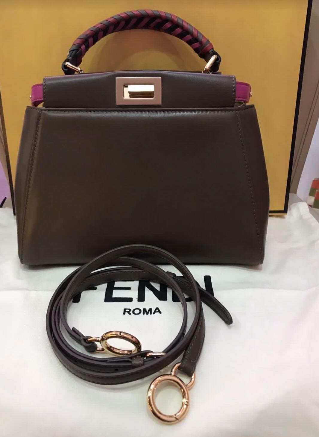 Peekaboo fendi top 2019