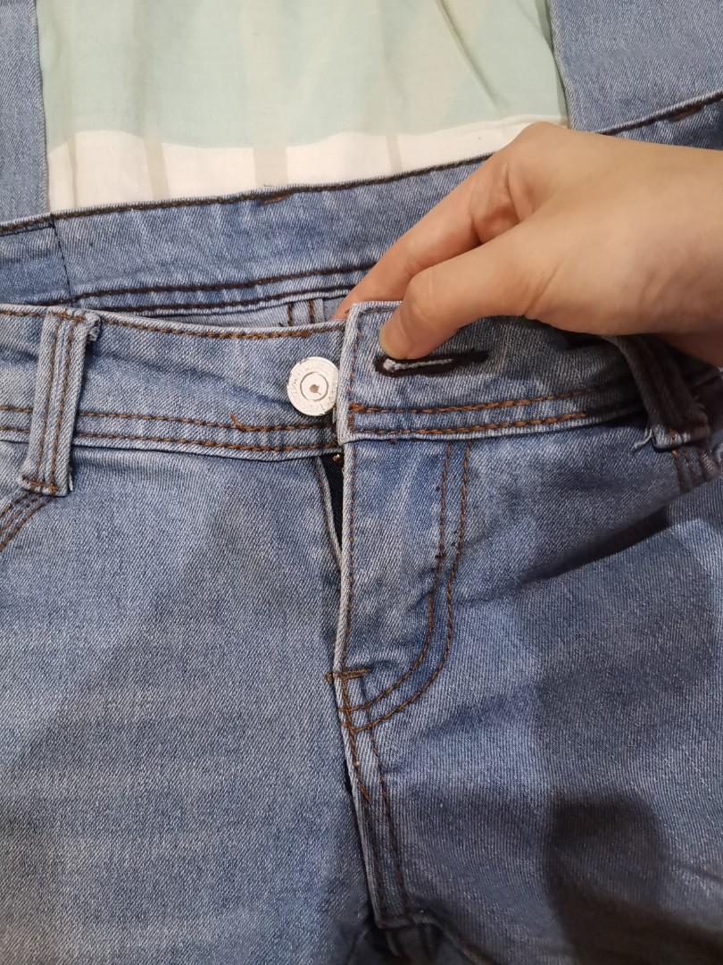 MC Queen Jeans (Category: Jeans & Leggings) located in Kuala Lumpur. Submitted by princesscleanning (Listing ID 1006991821, Image 2). Description: Condition 8/10 Zipper no defects Couldn't wear it anymore.