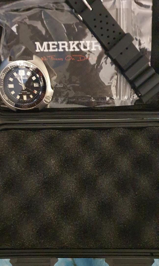 Merkur turtle watch top