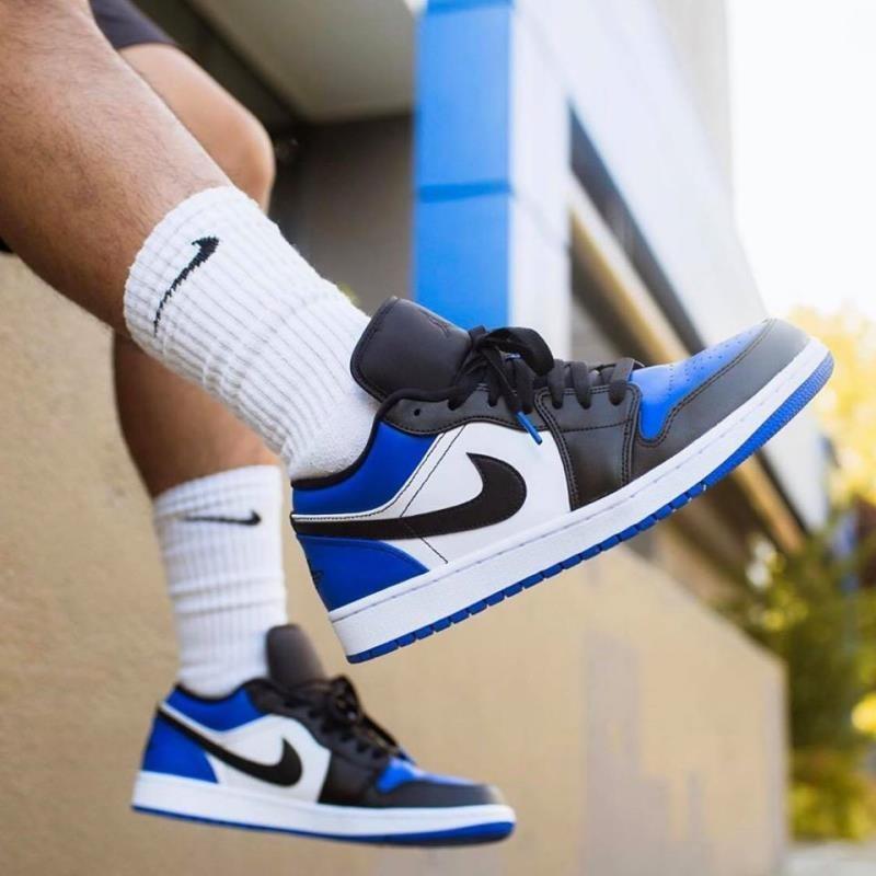air jordan 1 low blue toe