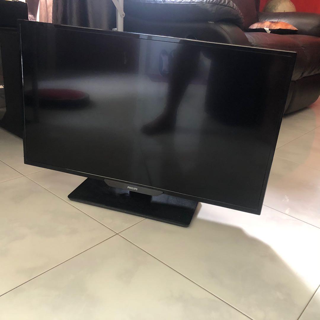 Philips 32” LED TV (1500 Series), TV & Home Appliances, TV