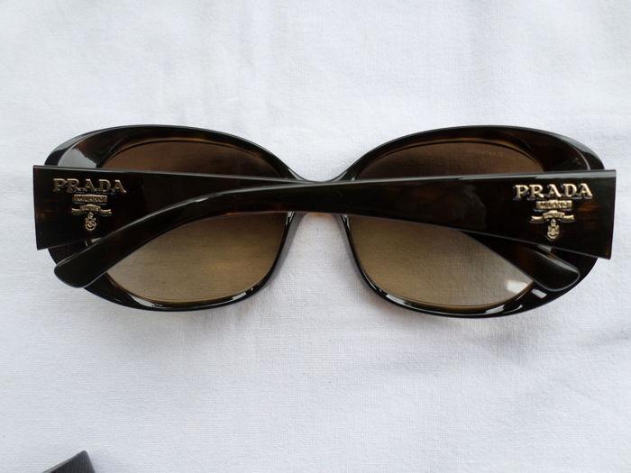 Prada shop spr 260