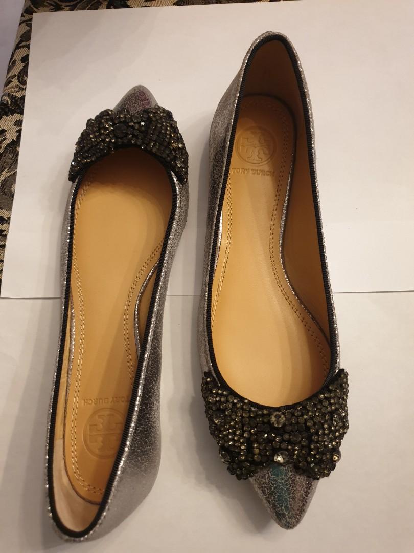Tory Burch Esme Crystal Bow Ballet Flats, Women's Fashion, Footwear, Flats  & Sandals on Carousell
