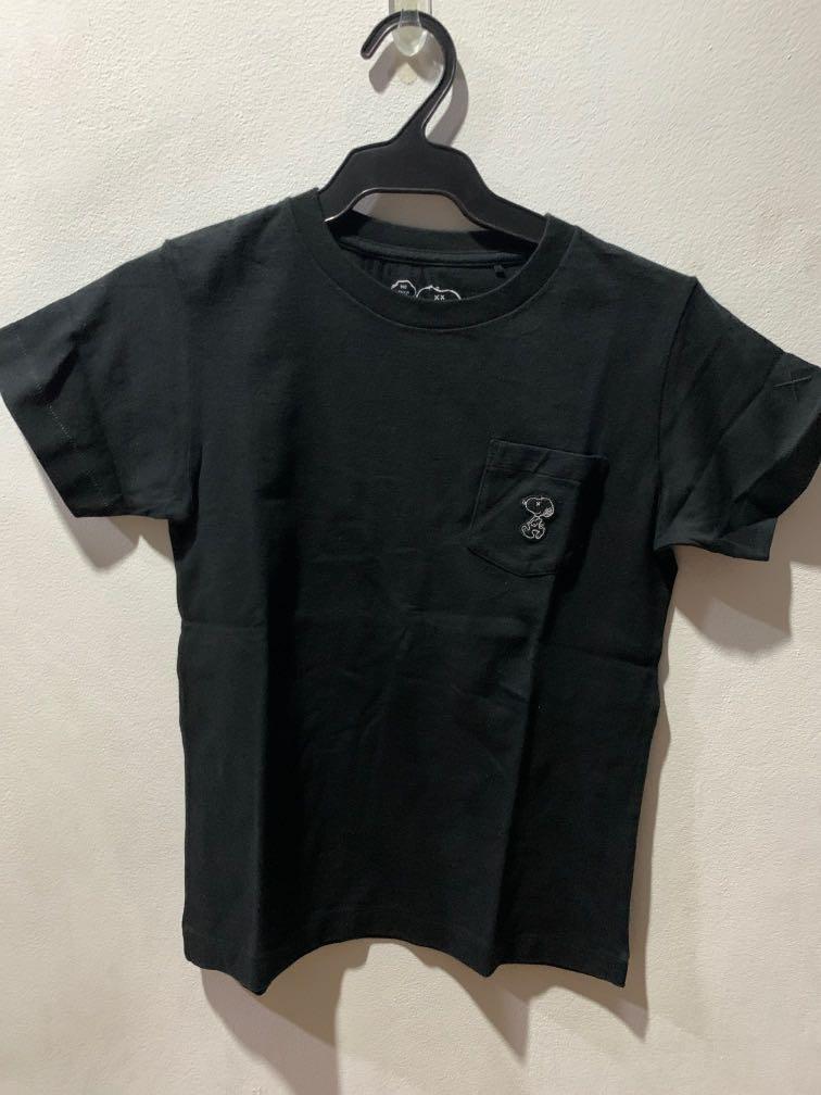 Uniqlo Snoopy Pocket Tee (Category: Shirts) located in Mandaluyong City. Submitted by hellothere98 (Listing ID 1006996060, Image 1). Description: .