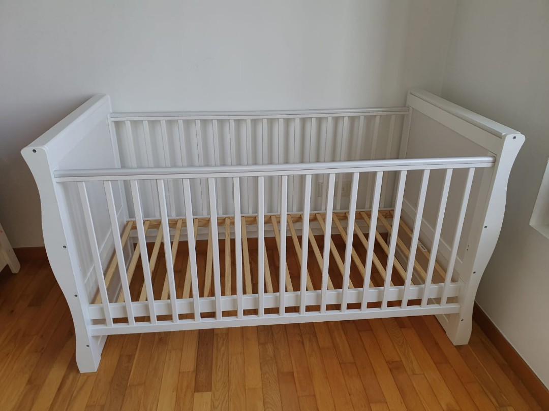 Kiddicare outlet sleigh crib