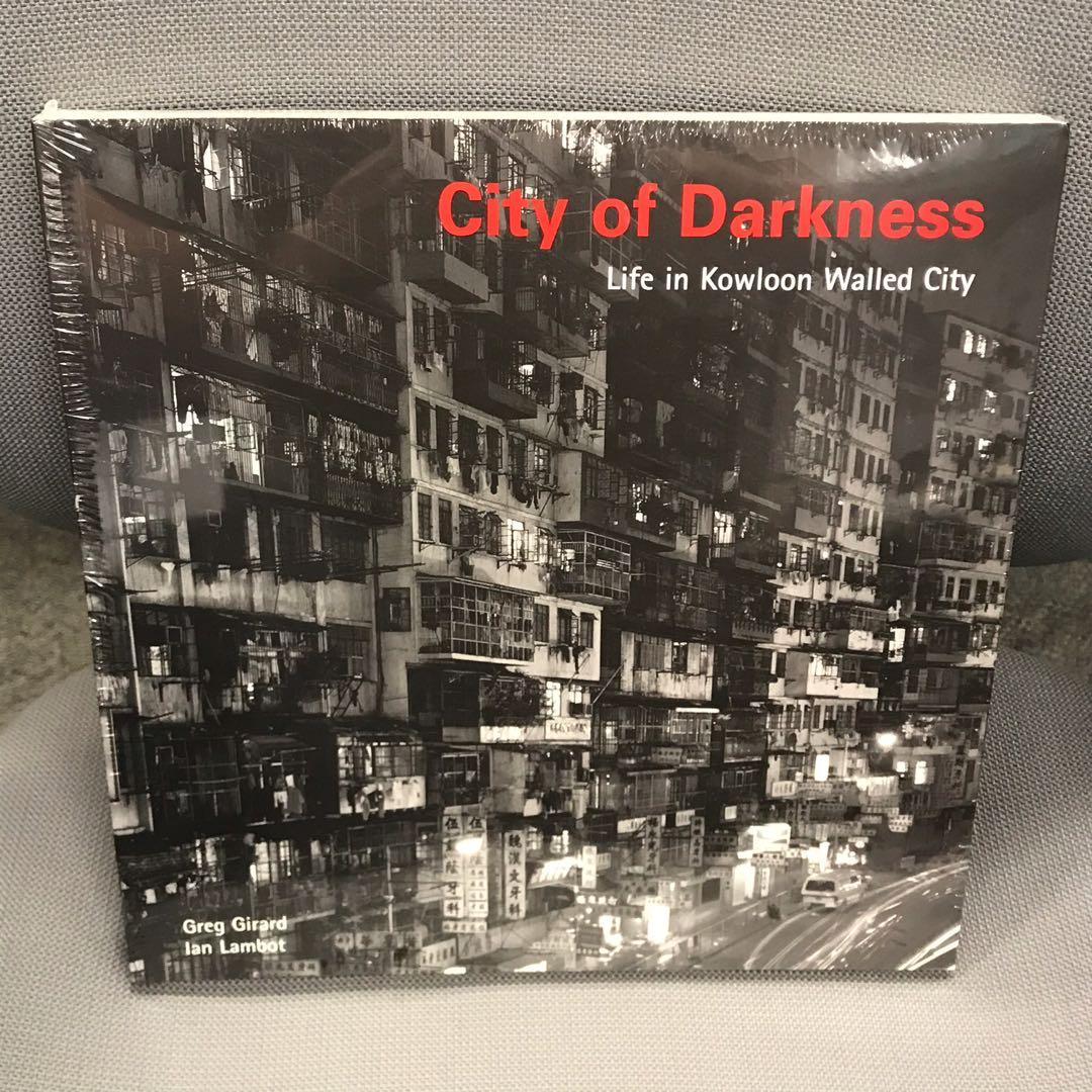 香港九龍城寨九龍城探訪英文版City of Darkness, 興趣及遊戲, 書本